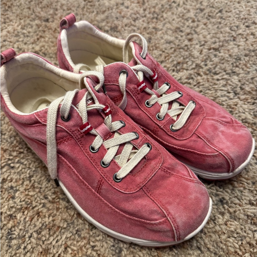 L.L. Bean Pink Women's Sneakers